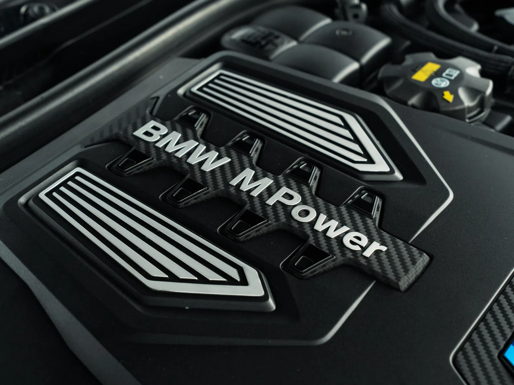 BMW M5 F90 zwart